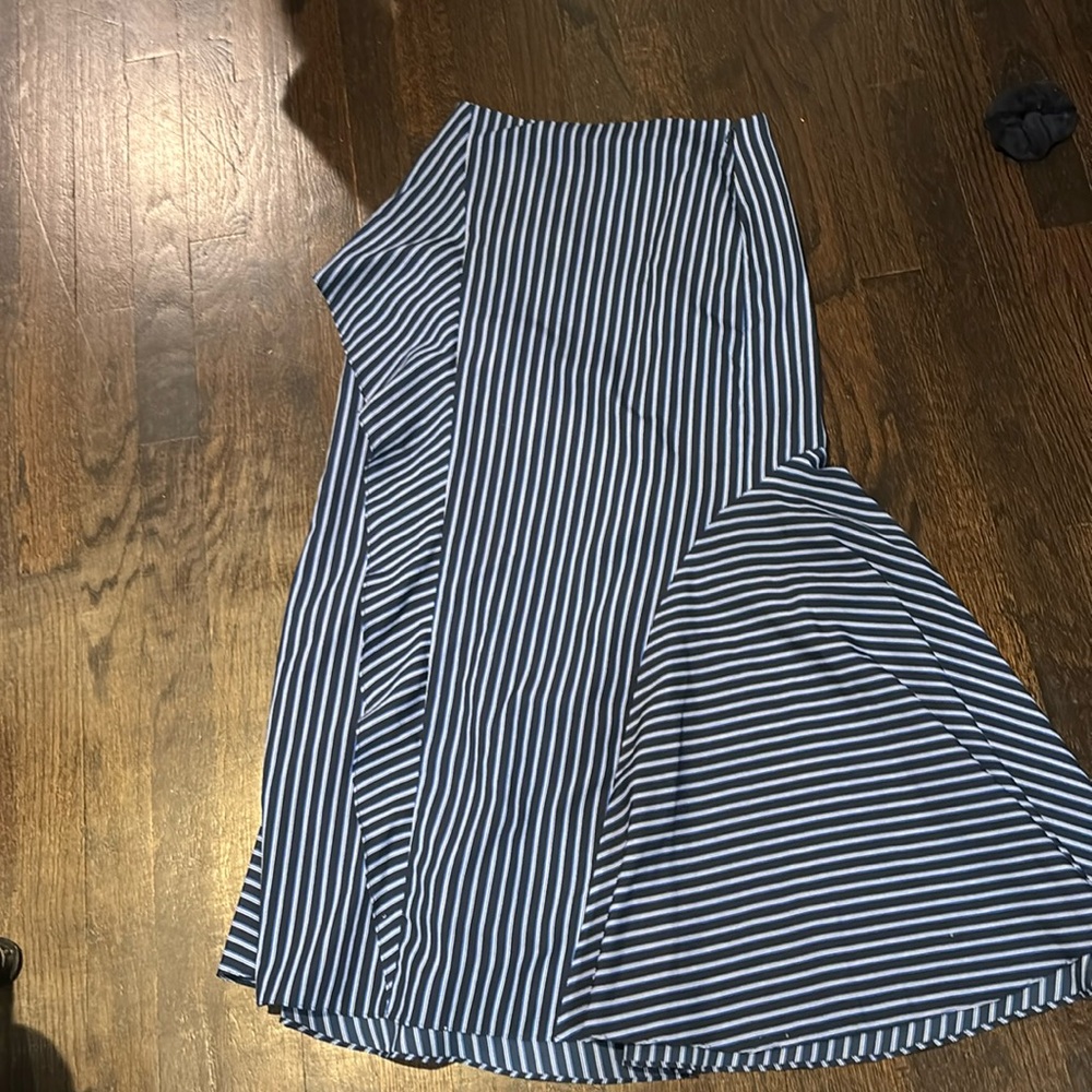 Navy blue striped BR skirt!